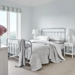 Alexander Queen Bed