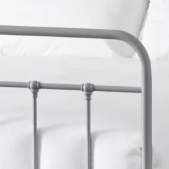 Alexander Queen Bed