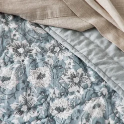 Amber Coverlet 240x260
