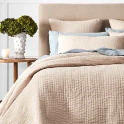 Aura Coverlet 240x260