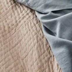 Aura Coverlet 240x260