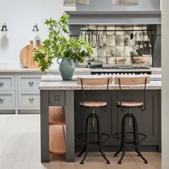 Axle Swivel Stool