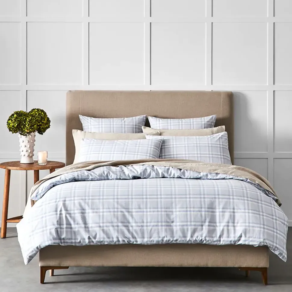 Bison Quilt Cover - Grey & White