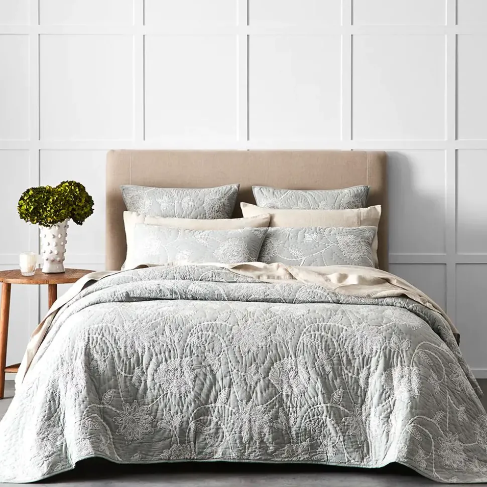 Emmeline Coverlet 240x260