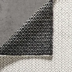Jivika Rug - Ivory & Black