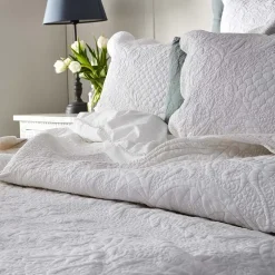 Pembroke Coverlet 240x260