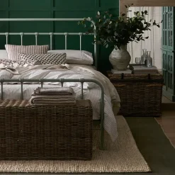 Quinn Queen Bed