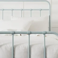 Quinn Queen Bed