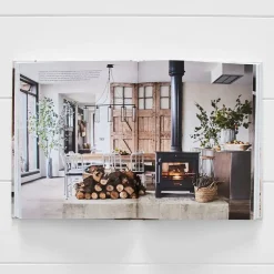 The Romantic Minimalist